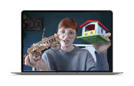 Jane hält eine Spielzeugkutsche und ein Haus ins Bild.